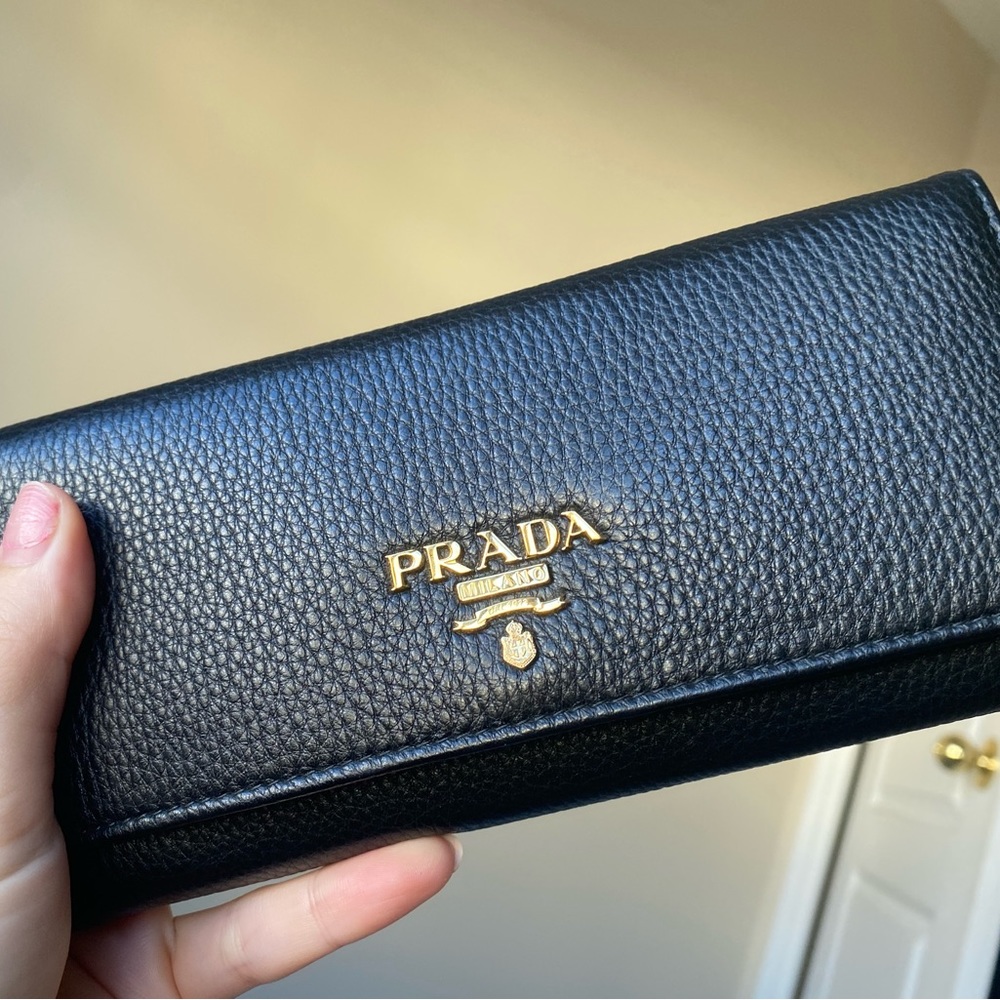 Prada wallet never used